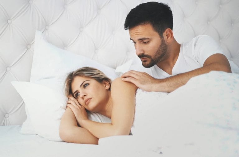 Aşırı Cinsel İstek (Hiperseksualite)ye Sahip Erkek Yatakta Seks Yapmak İstiyor