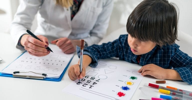 Zeka Testi Yapılan Üstün Zekalı Çocuk