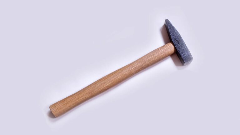 Rüyada Çekiç Görmek ve Anlamı