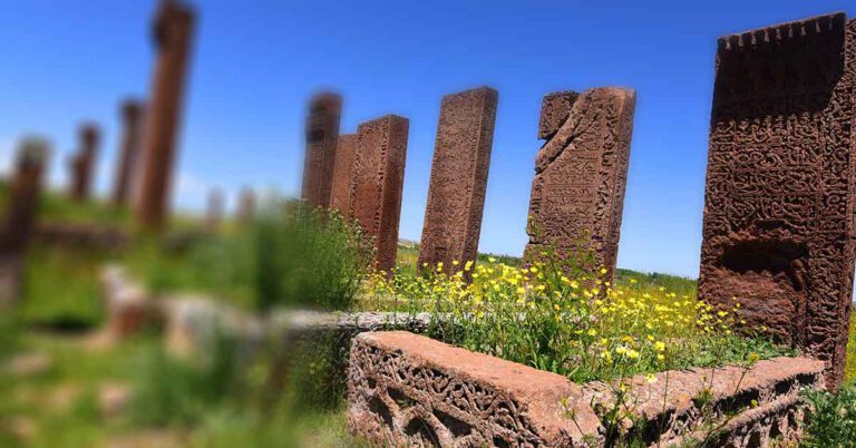 Rüyada Türbe ve Mezarlık Görmek ve Anlamı