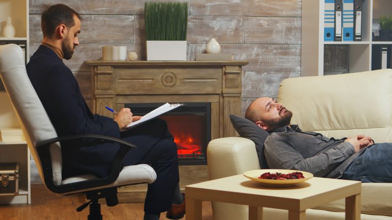 Psikolog ile psikiyatrist arasındaki benzerlikler nelerdir?