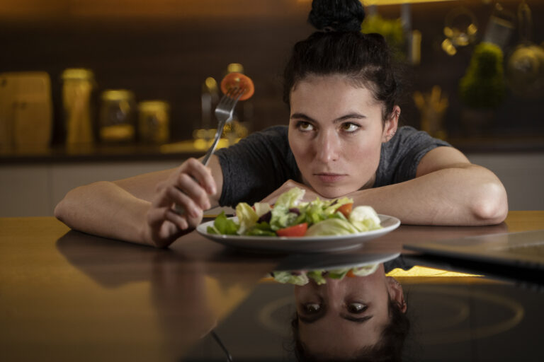 Yemek Bağımlılığı : Nedenleri, Belirtileri ve Çözüm Yolları